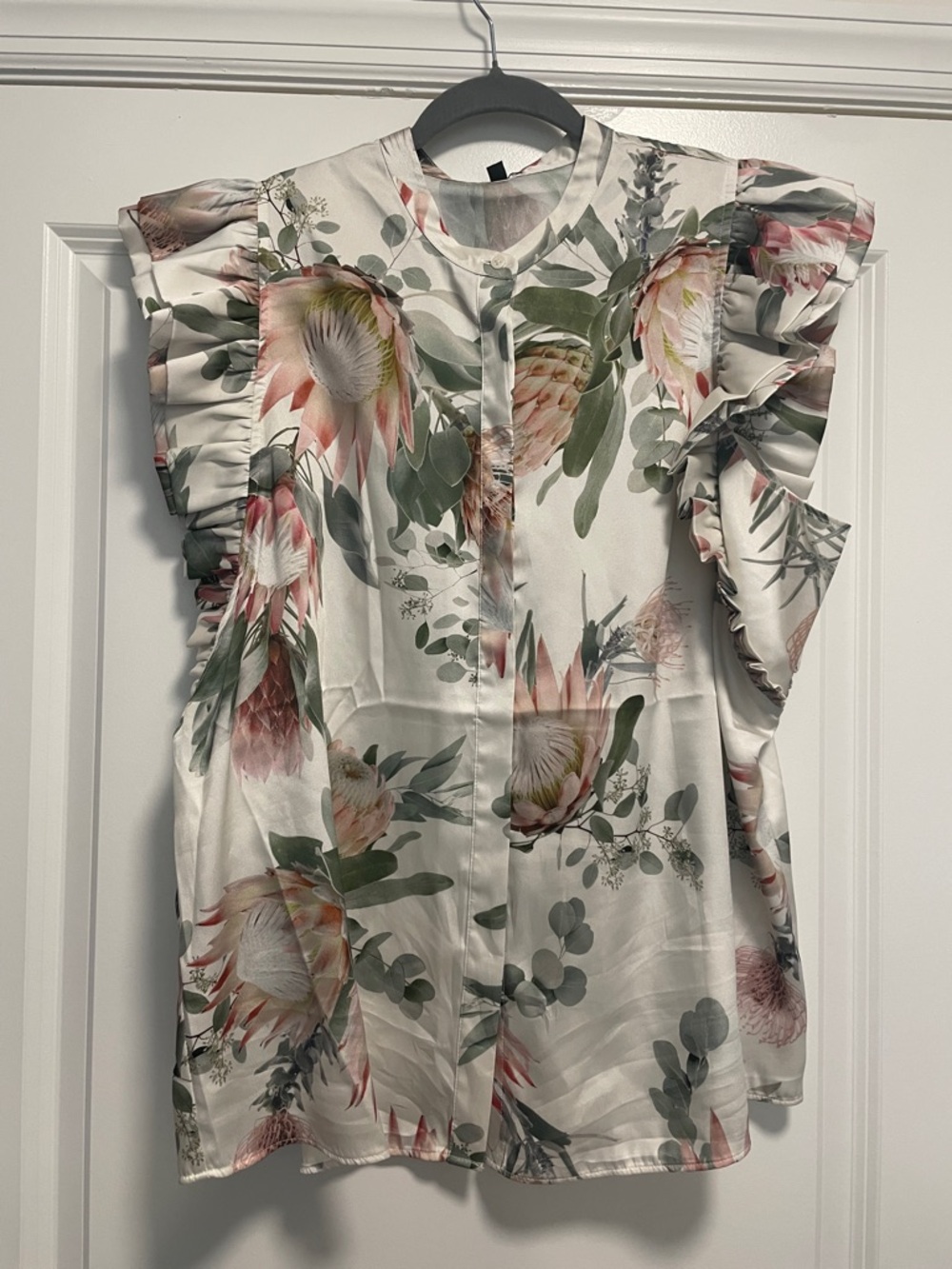 Express Gramercy Floral Ruffle Sleeve Blouse - White/Pink